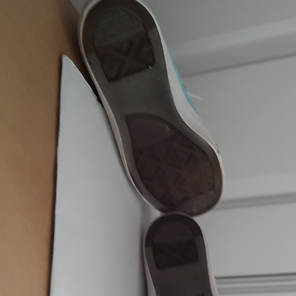 Converse Women's Sky Blue Shoreline Slip-on Sneakers - Picture 12 of 12